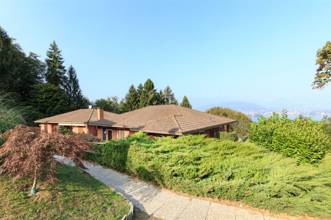 La Tana Del Lupo Stresa Apartment Luaran gambar